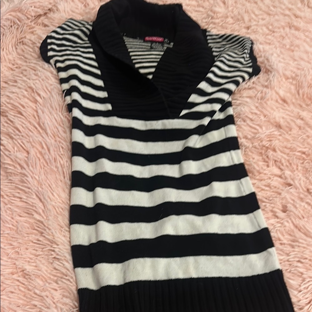 Black and White Striped Women's Sweater
